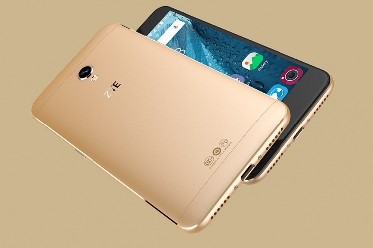 ZTE Blade V7